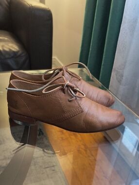 Frye Brown Leather Lace-Up Oxford Flats